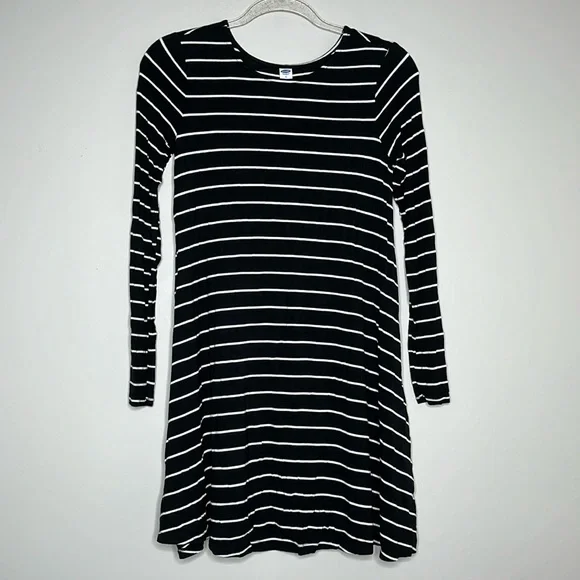 Old navy black and white striped knit swing dress